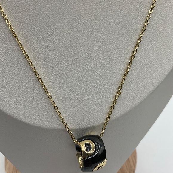 gold-plated necklace with ceramic pendant - Picture 4 of 5